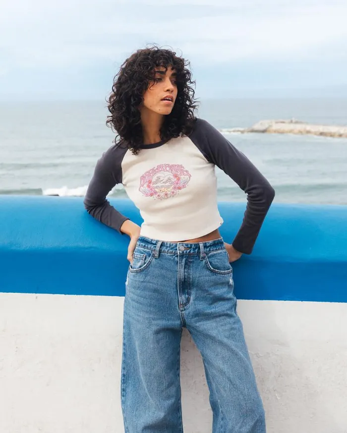 Billabong Graphic Tees and Tanks Mystic Wave Long Sleeve Cropped Tshirt White Cap 8211 Women Billabong Graphic Tees and Tanks Mystic Wave Long Sleeve Cropped Tshirt White Cap 8211 Women