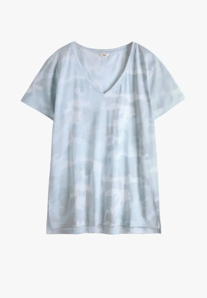 Hush Tops and Tshirts Women Camo VNeck Relaxed TShirt Pale Blue Camo Hush Tops and Tshirts Women Camo VNeck Relaxed TShirt Pale Blue Camo