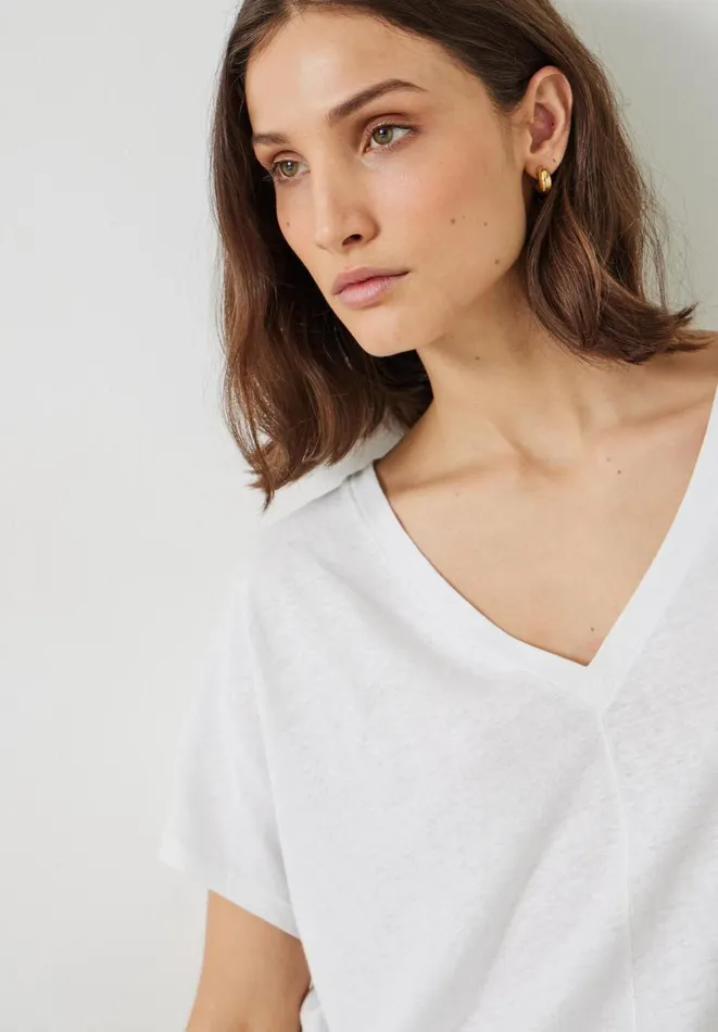 Hush Tops and Tshirts Women Danny Linen VNeck TShirt White