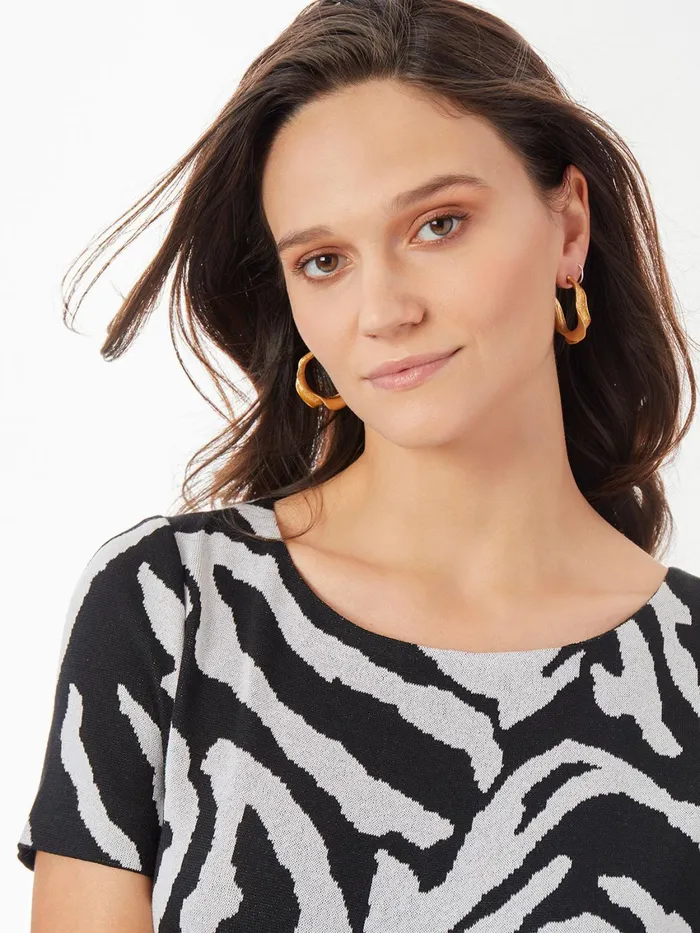 Misook Short Sleeve Zebra Soft Knit Top Women Tops and Tees Misook Short Sleeve Zebra Soft Knit Top Women Tops and Tees