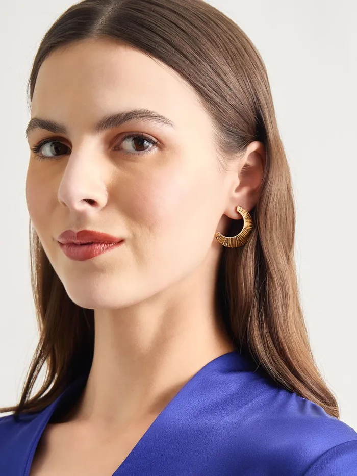 Misook Textured Warm Gold Swoop Earrings Women Earrings Misook Textured Warm Gold Swoop Earrings Women Earrings
