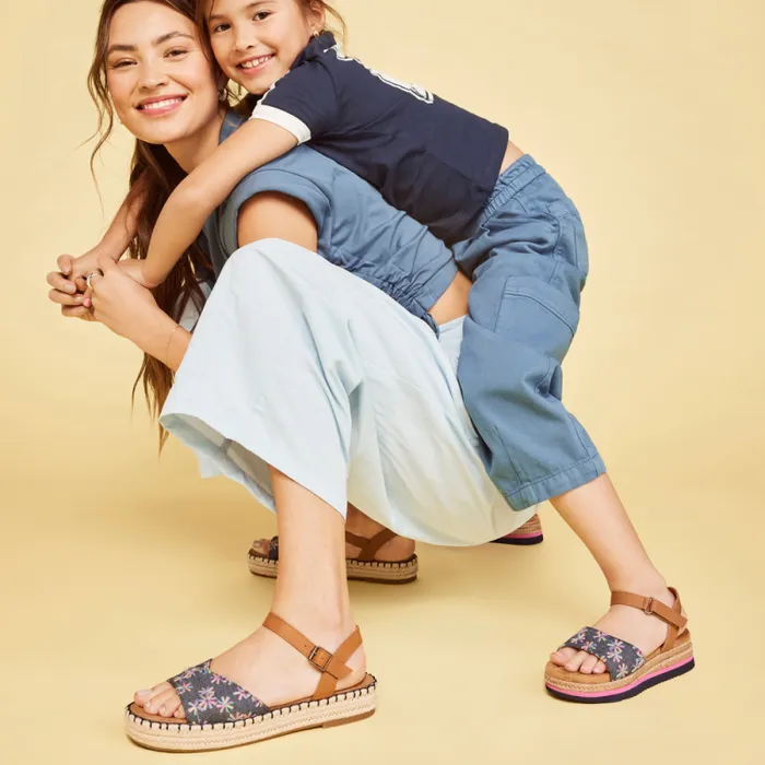 Toms Espadrilles Abby Flatform Espadrille Sandal Navy Floral Embroidered 8211 Women Toms Espadrilles Abby Flatform Espadrille Sandal Navy Floral Embroidered 8211 Women