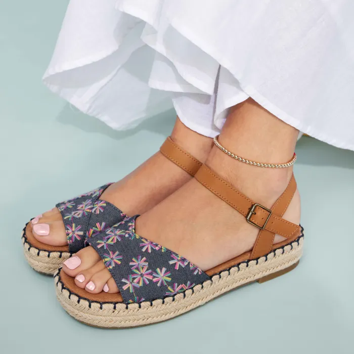 Toms Espadrilles Abby Flatform Espadrille Sandal Navy Floral Embroidered 8211 Women Toms Espadrilles Abby Flatform Espadrille Sandal Navy Floral Embroidered 8211 Women
