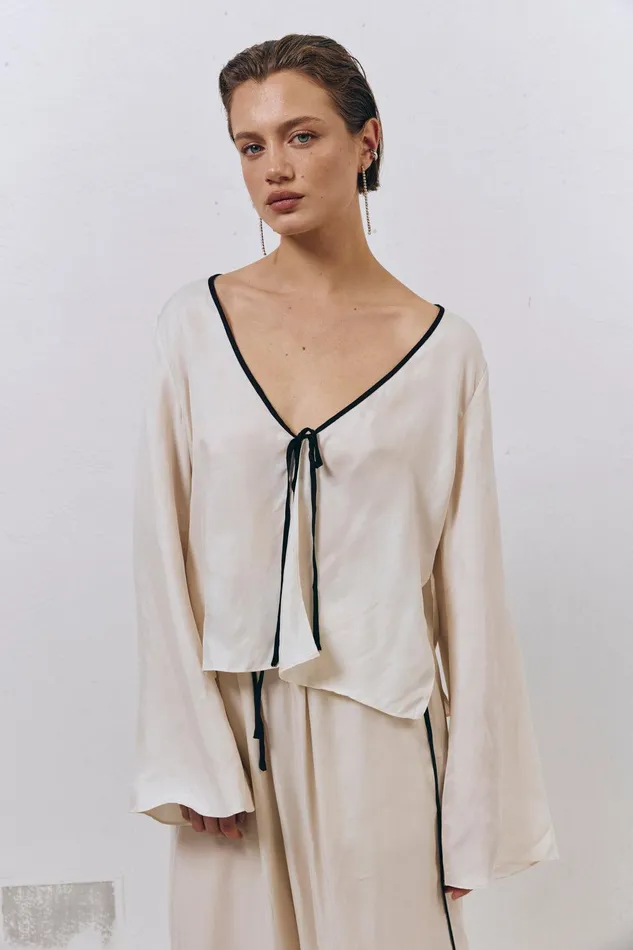 VRG GRL Moonscapes Tie Front Top Cream Women Long Sleeve VRG GRL Moonscapes Tie Front Top Cream Women Long Sleeve
