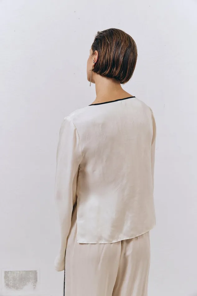 VRG GRL Moonscapes Tie Front Top Cream Women Long Sleeve VRG GRL Moonscapes Tie Front Top Cream Women Long Sleeve