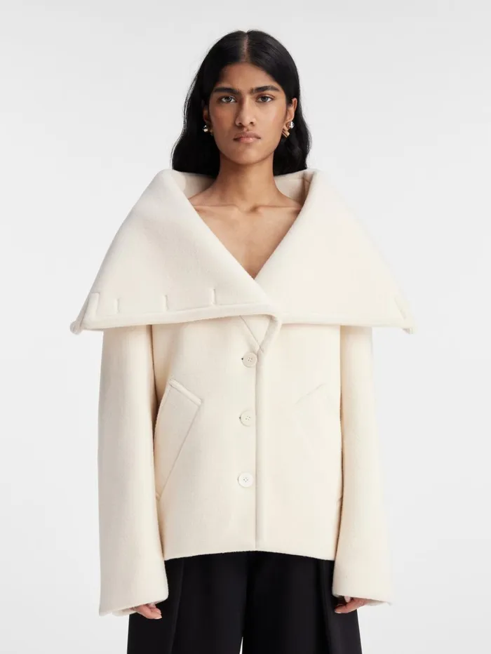 Women Coats and Jackets JACQUEMUS The Caruso Peacoat Offwhite Women Coats and Jackets JACQUEMUS The Caruso Peacoat Offwhite