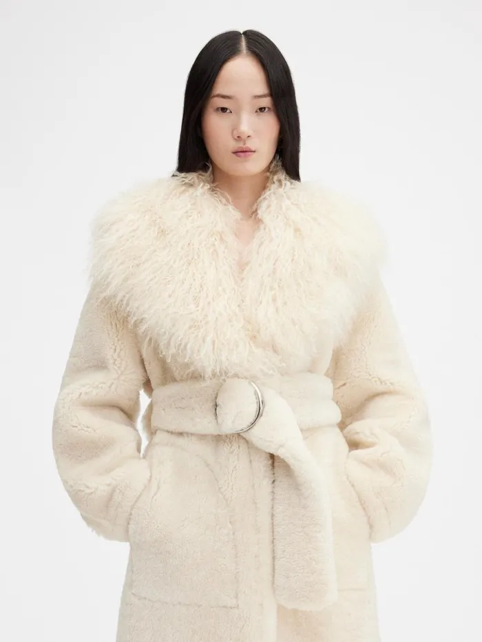 Women Coats and Jackets JACQUEMUS The Pilou Long Coat Offwhite Women Coats and Jackets JACQUEMUS The Pilou Long Coat Offwhite