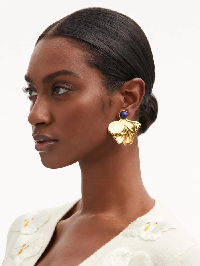 Women Earrings Oscar De La Renta Cabochon Petal ClipOn Earrings Lapis Women Earrings Oscar De La Renta Cabochon Petal ClipOn Earrings Lapis